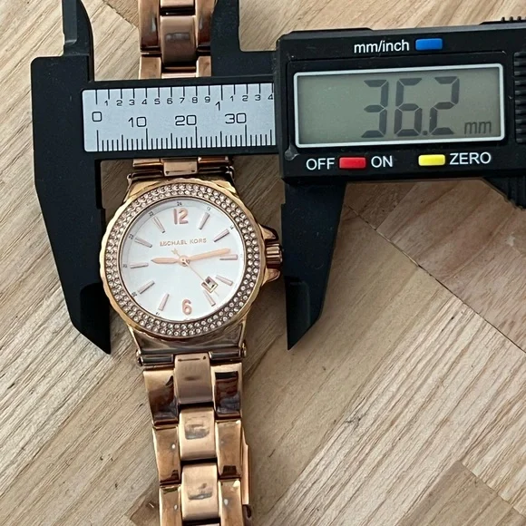 Michael Kors Ladies Watch Crystals Accents Pearl Dial Rose Gold-Tone Bracelet